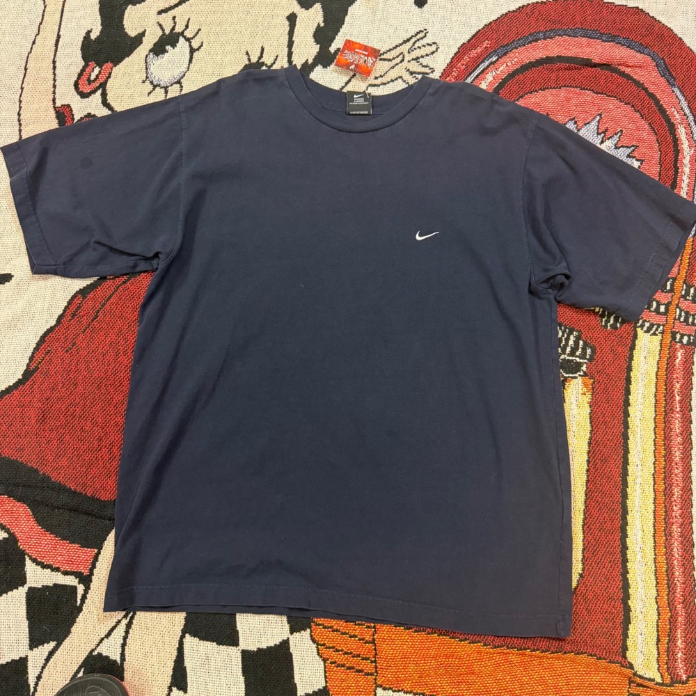 Nike Vintage Navy Blue Embroidered Swoosh T-Shirt Mens Large Made In Greece